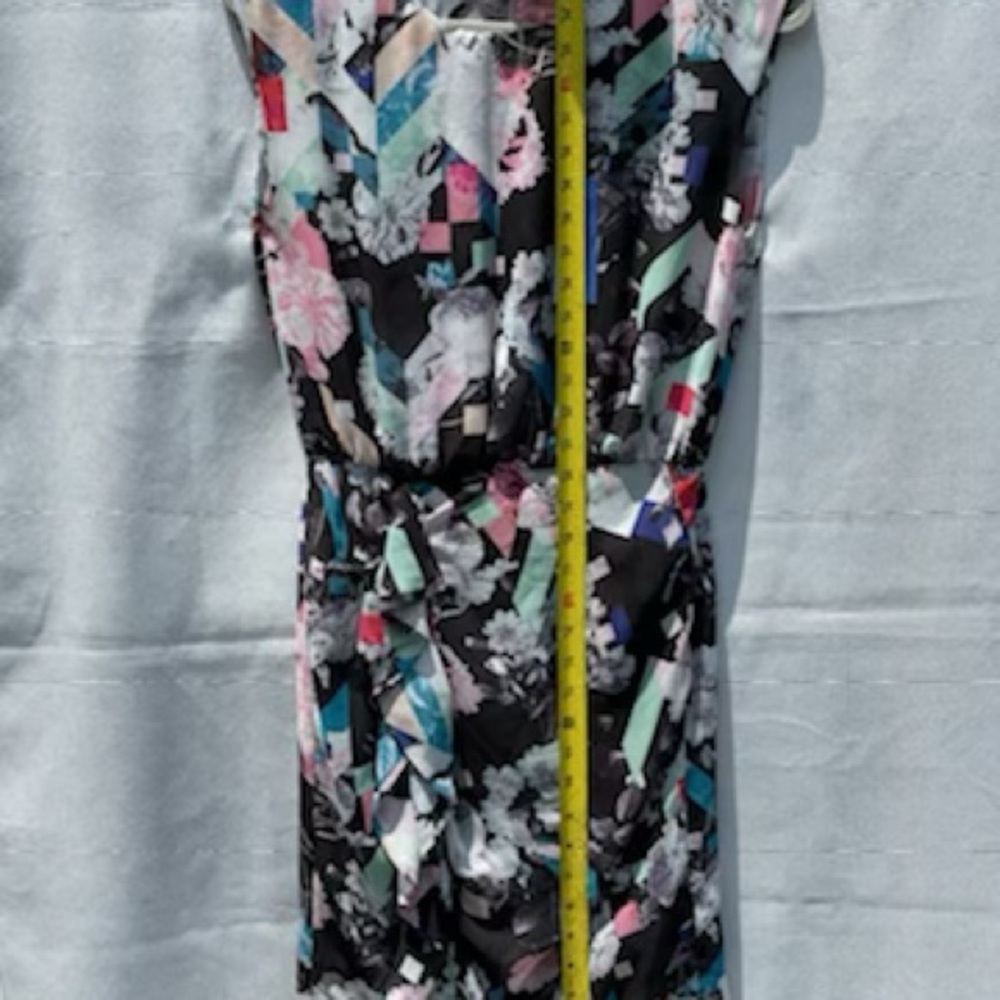 Dress - Picture 7 of 8